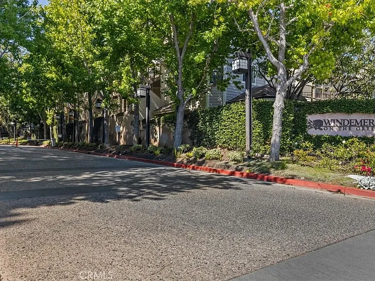 2621 Plaza Del Amo #504 — Photo 29