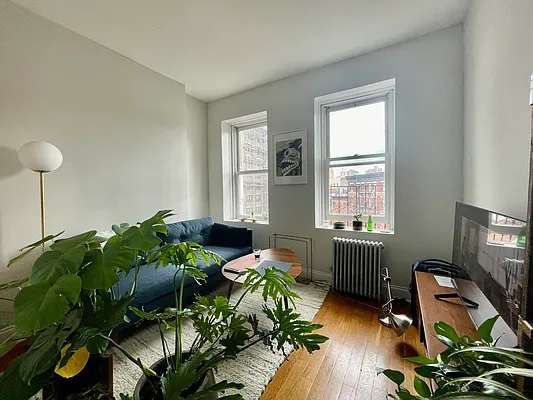 Rented by J PRESTON AND ASSOCIATES INC | media 21