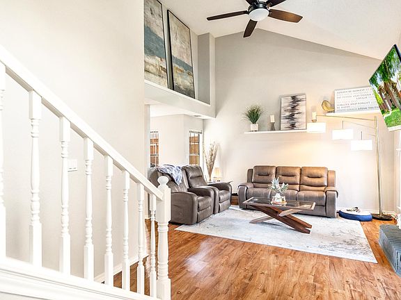 3rd image of 1421 Homestead Ln