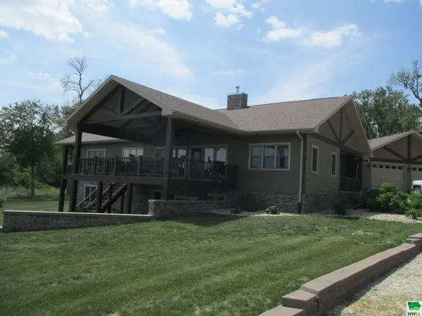 1219 570th St, Cherokee, IA 51012