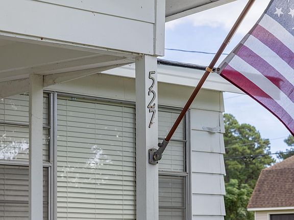 3rd image of 527 Surfside Drive