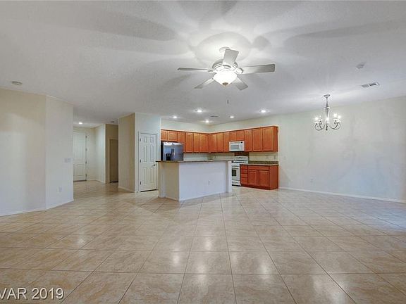 5th image of 2252 Laurel Heights Ln