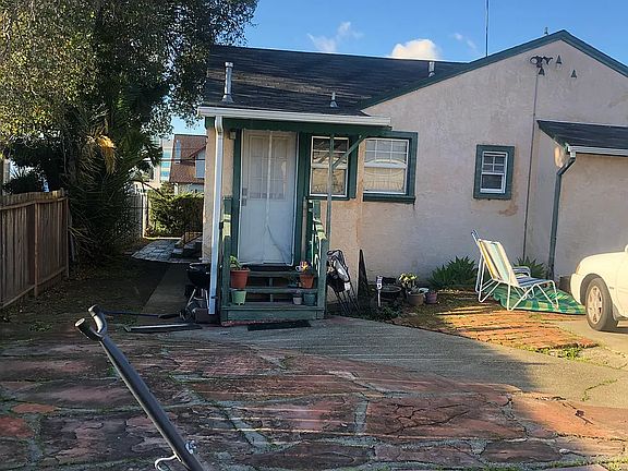 4th image of 2918 21st Ave #2918