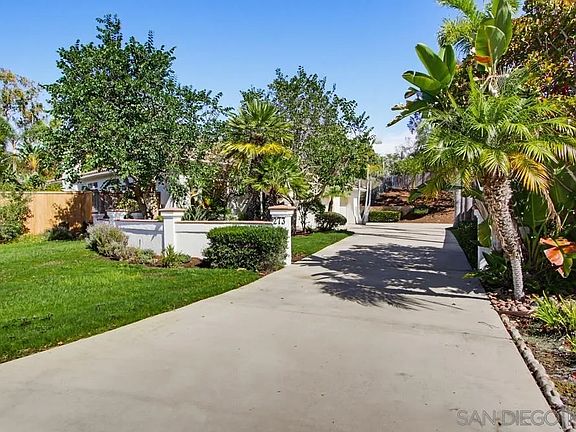 3rd image of 273 Pacific View Ln