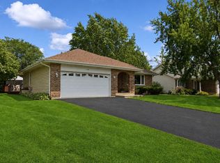 1166 Tracie Dr, Lake Zurich, IL 60047