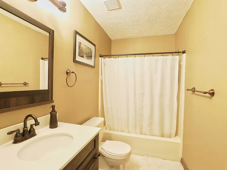 13600 Waverly Point Rd — Photo 21