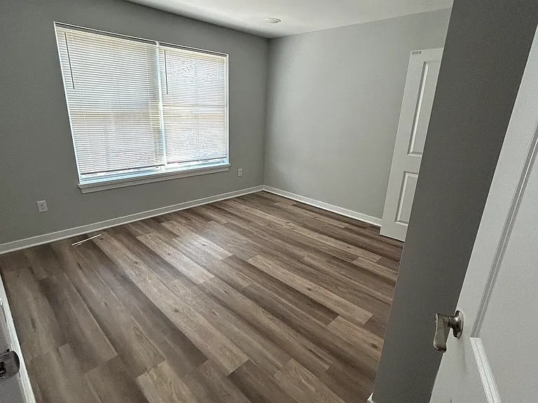 358-360 Hamilton Ave — Photo 10