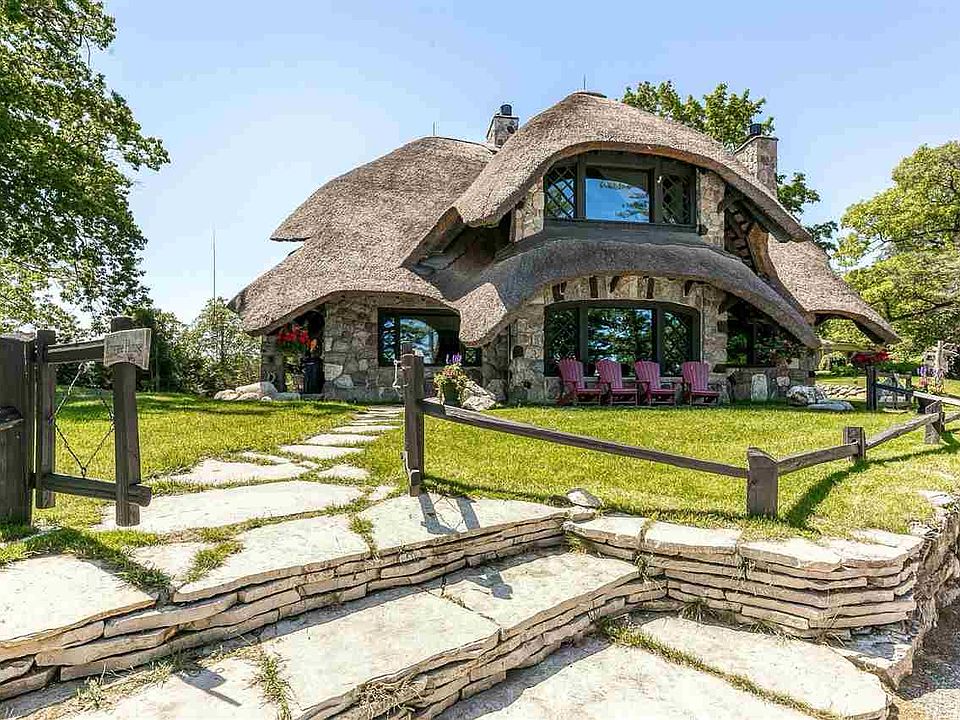 304 Park Ave, Charlevoix, MI 49720 Zillow