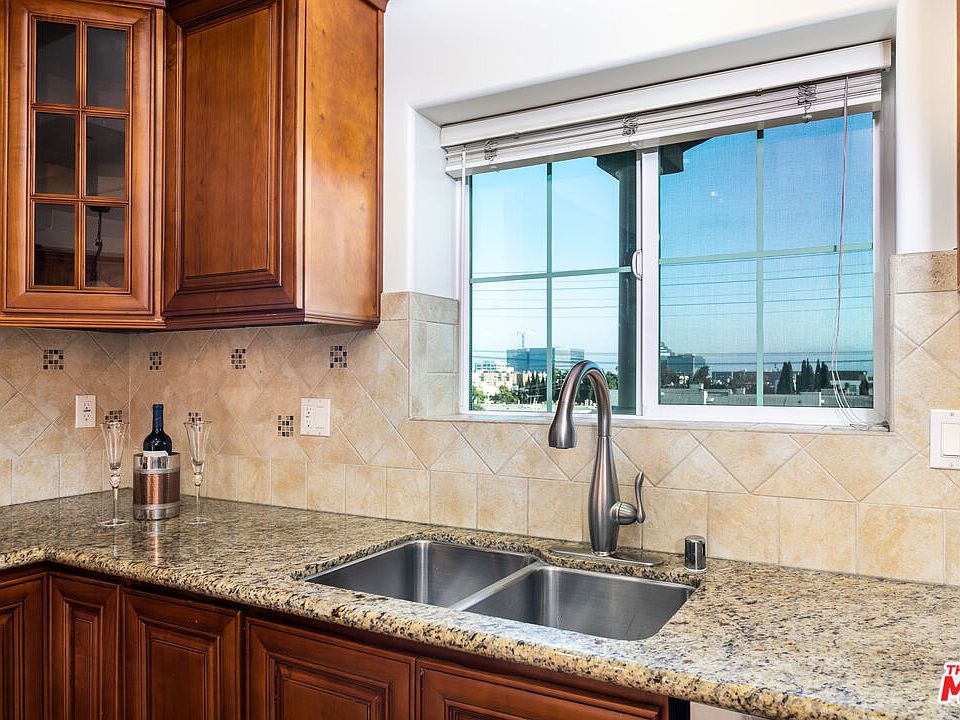 1st image of 1742 Federal Ave Unit 401
