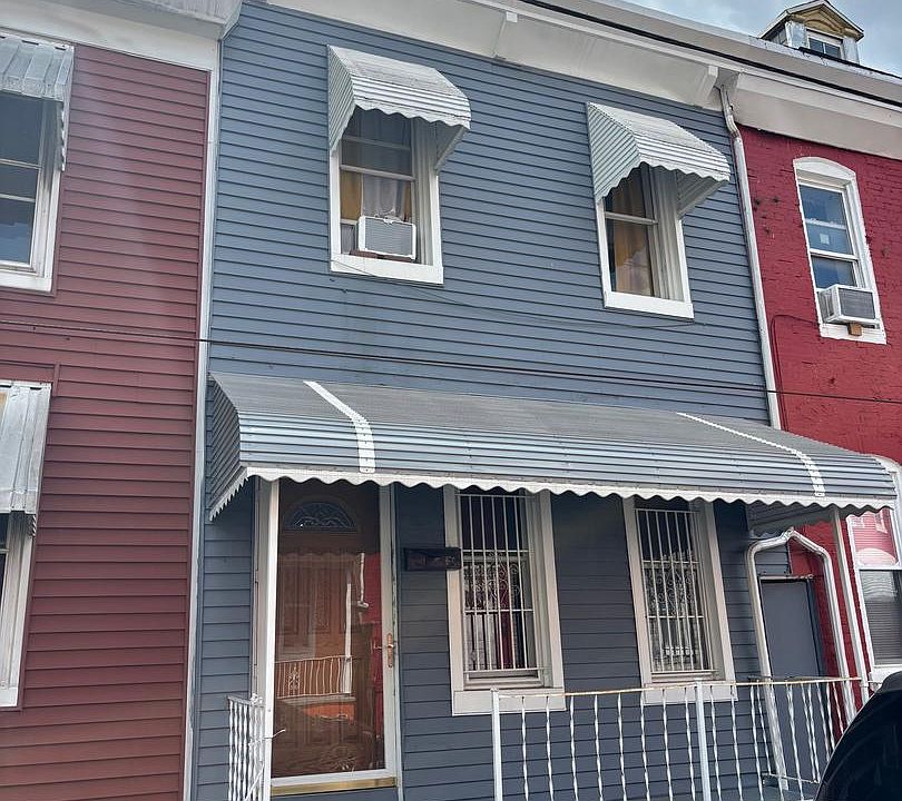 1st image of 520 Moss St