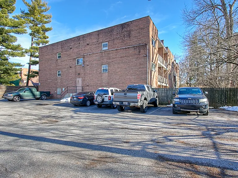 2540 Madison Rd #7 — Photo 8