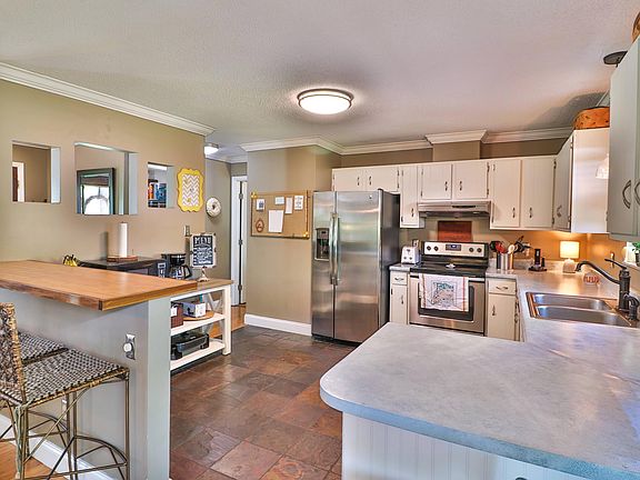 5th image of 8600 Peppertree Ln