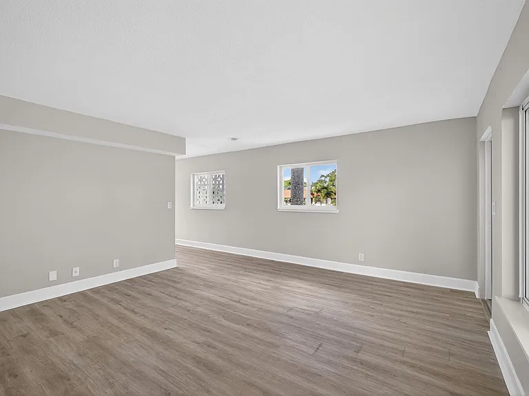 624 Southwind Cir #2 — Photo 9