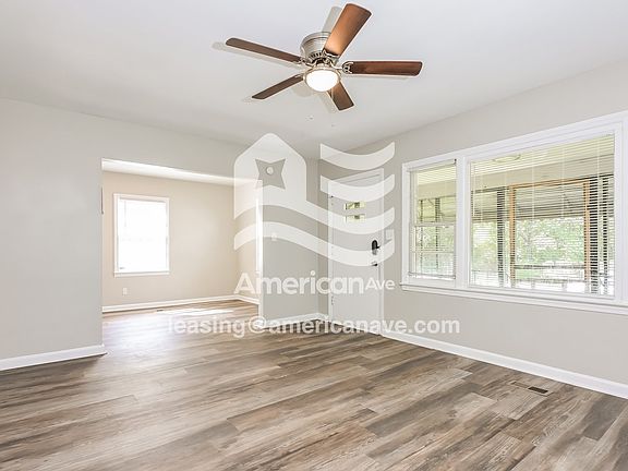 1527224_001_living_room_2.jpg
