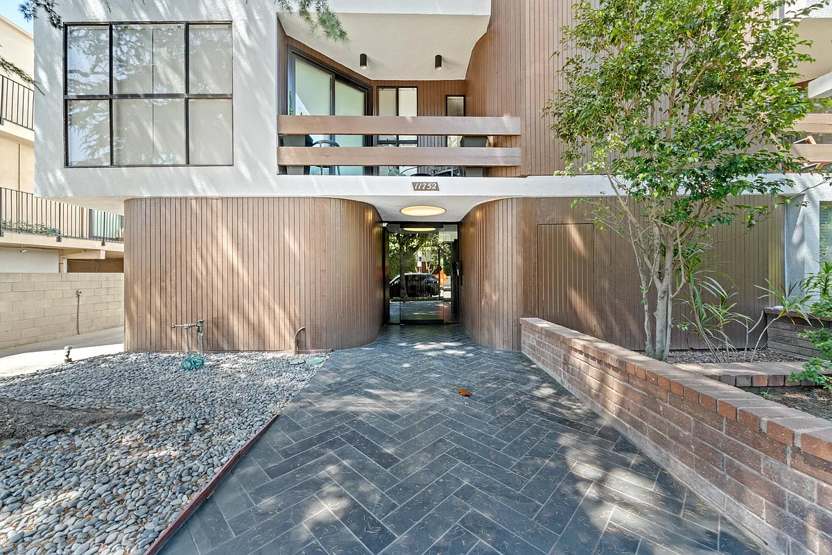 Building Photo - 11752 Bellagio Rd #6