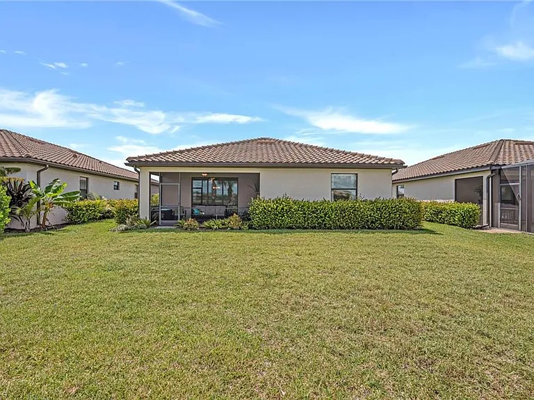 19565 Deming Ln — Photo 4