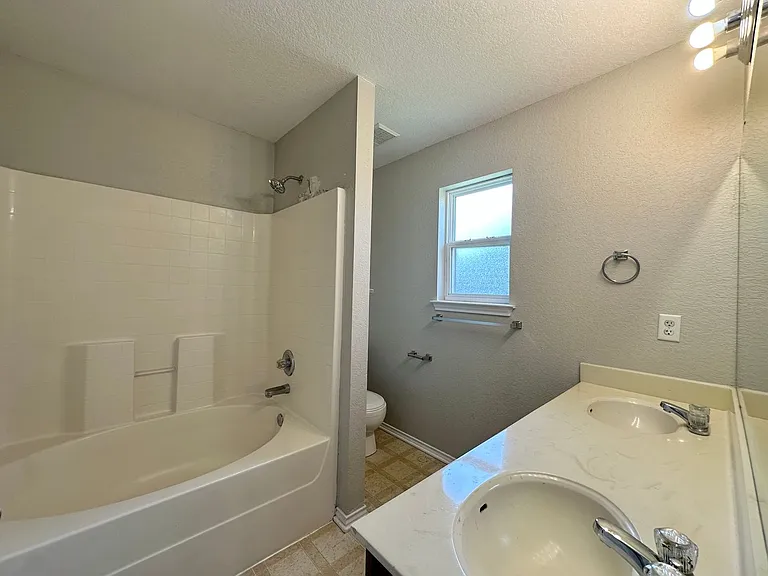 2810 Bastion Loop — Photo 25