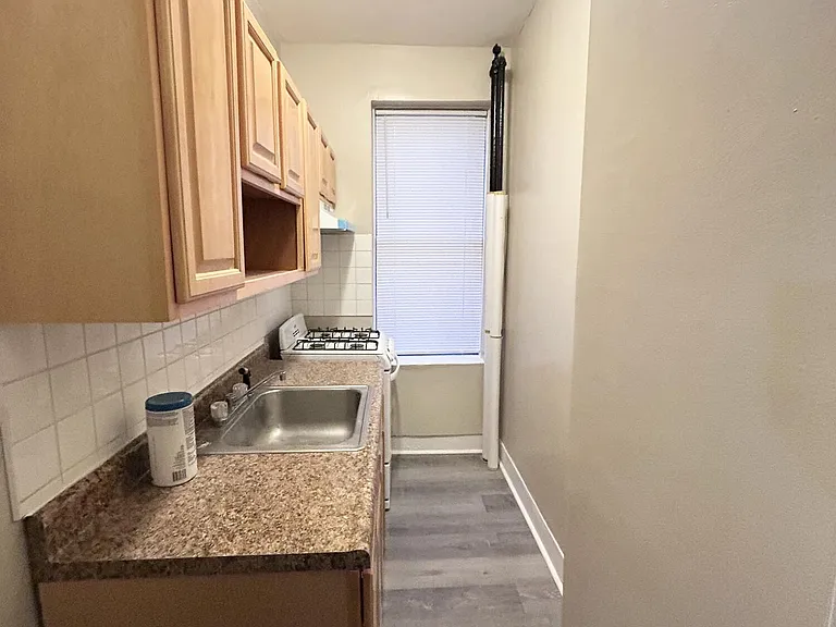 37 Avon Pl #4C — Photo 7