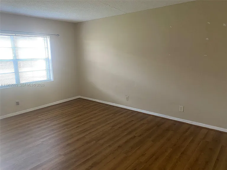 335 W Laurel Dr #1M — Photo 12