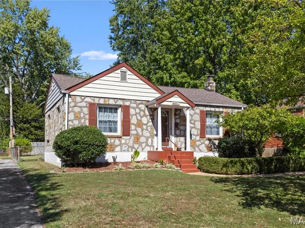 8251 Montreal Dr, Saint Louis, MO 63132