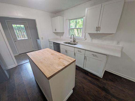 5th image of 51 Maxwell Ave
