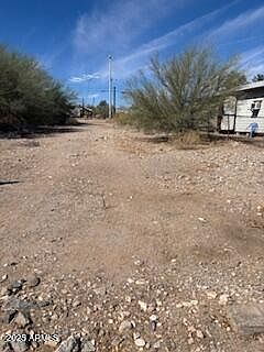 2nd image of 921 N JEFFERSON Avenue #00010