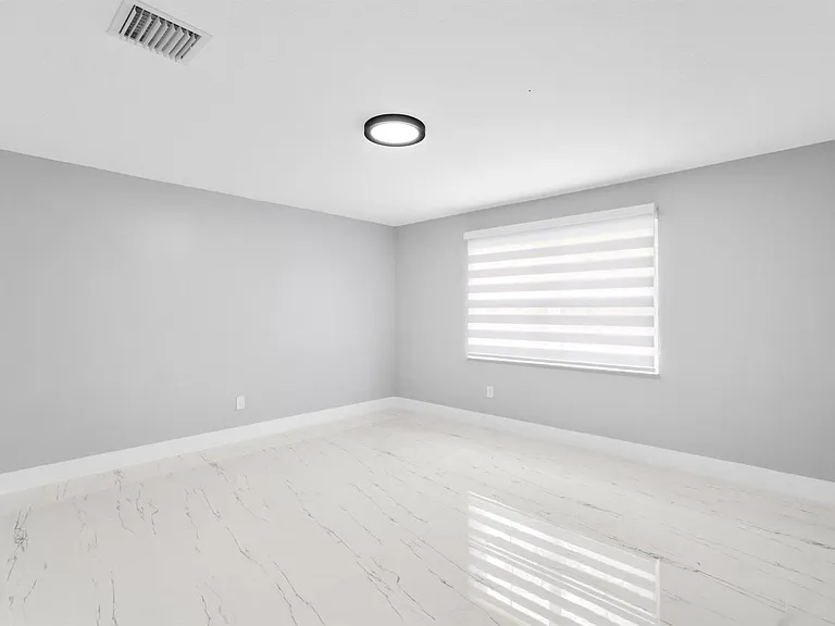5233 SW 155th Way — Photo 12