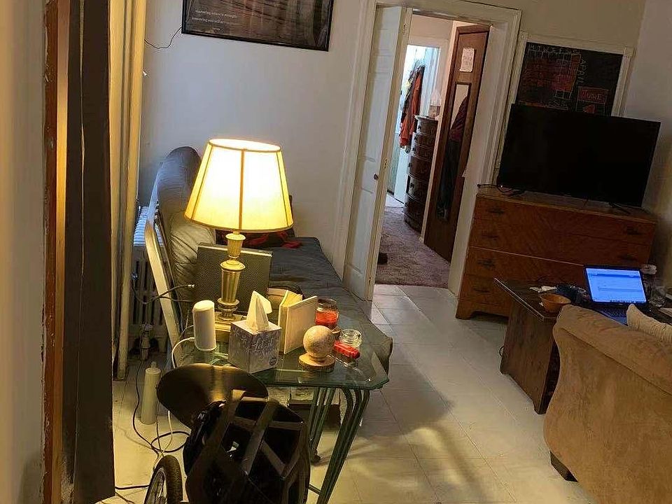 1st image of 1230 S 10th St APT 1R