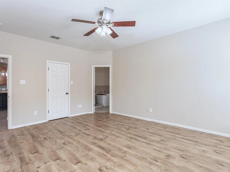 2356 Jaguar Dr — Photo 7