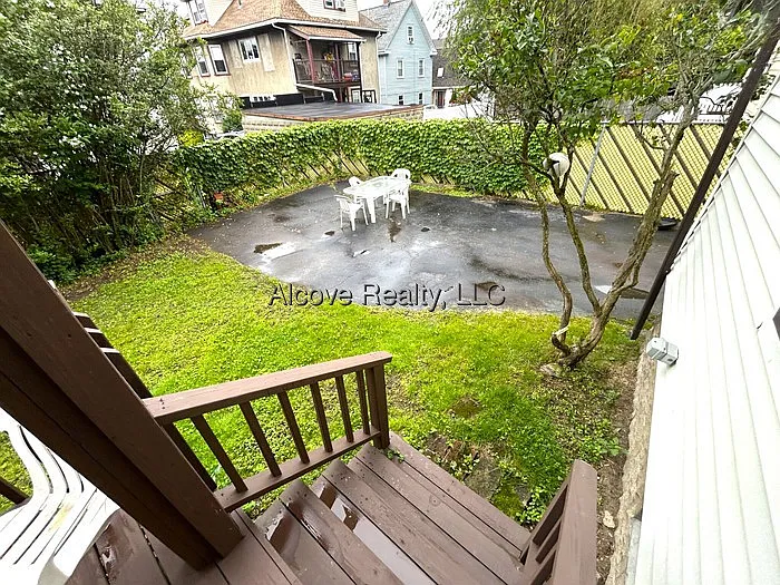 Quincy St — Photo 13