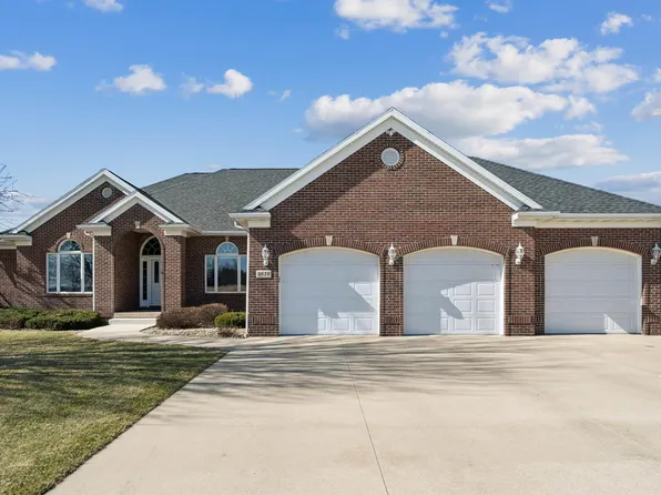 4818 W 4th St, Waterloo, IA 50701