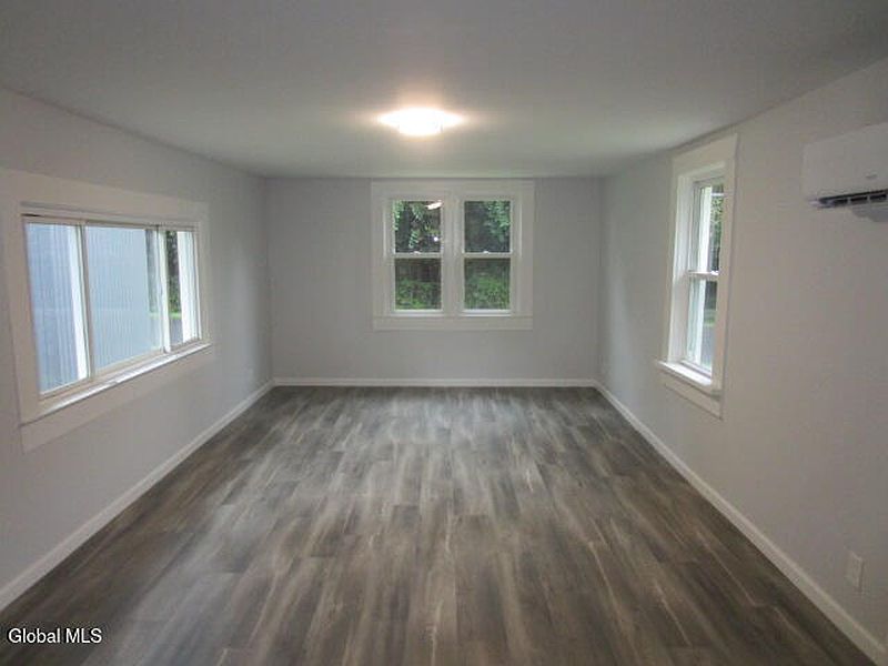 4th image of 205 Tampa Avenue