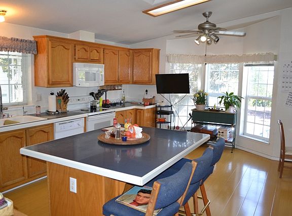 2nd image of 1085 Tasman Dr Space 906