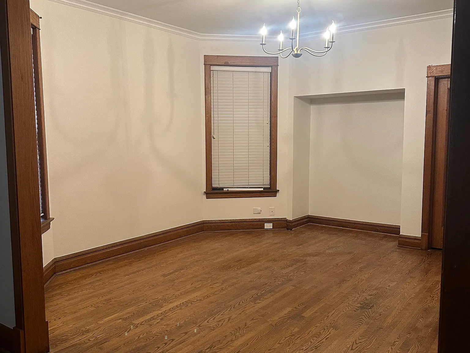 3 bed, 1275 sqft, $4,300 — Photo 2