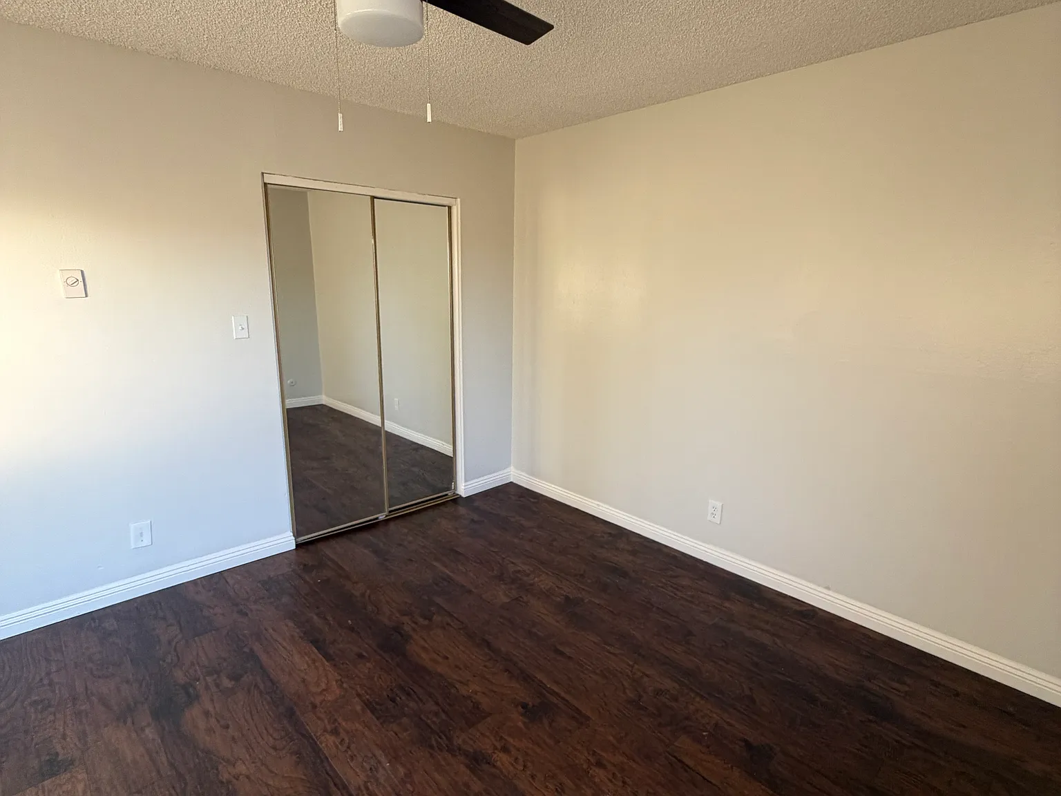 5530 Ackerfield Ave — Photo 2