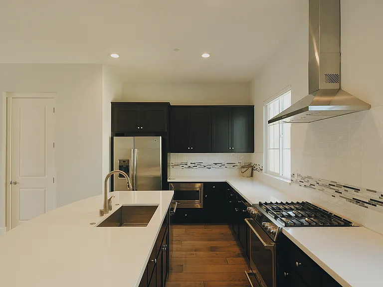 783 E Evelyn Ave — Photo 6