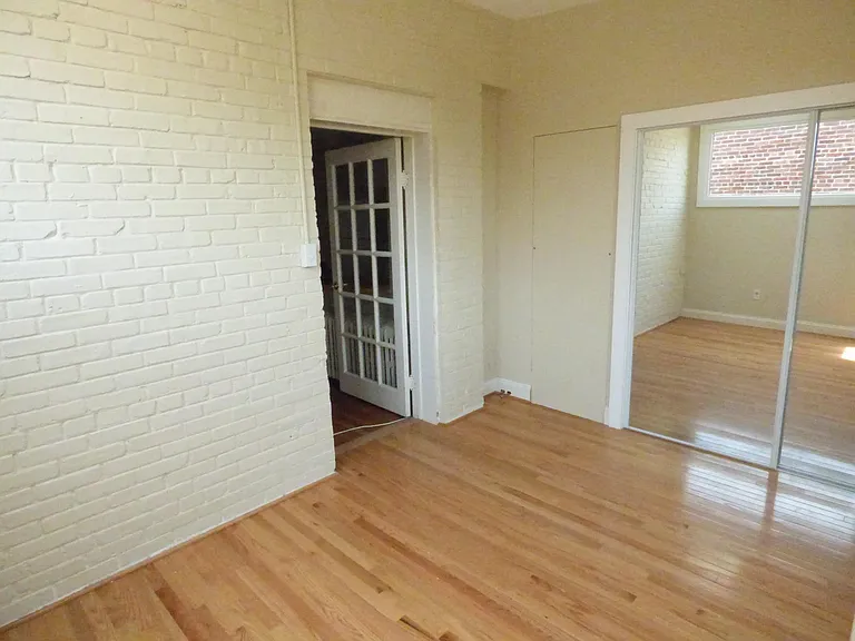 3911 W St NW #4 — Photo 8