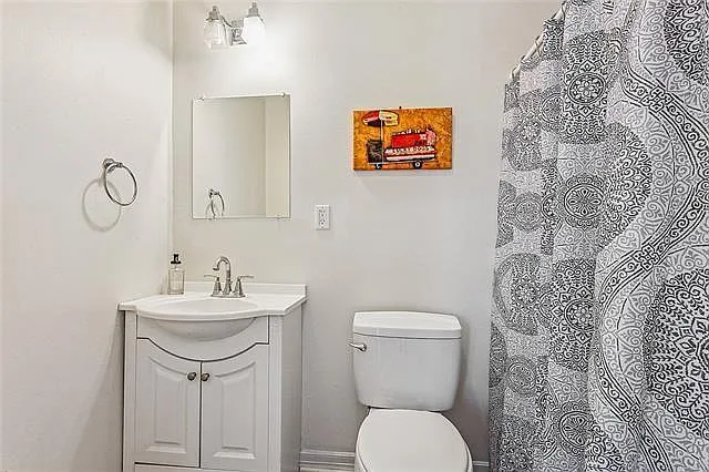419 W Saint Bernard Hwy — Photo 11