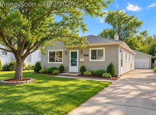 4717 Dudley St, Dearborn Heights, MI 48125