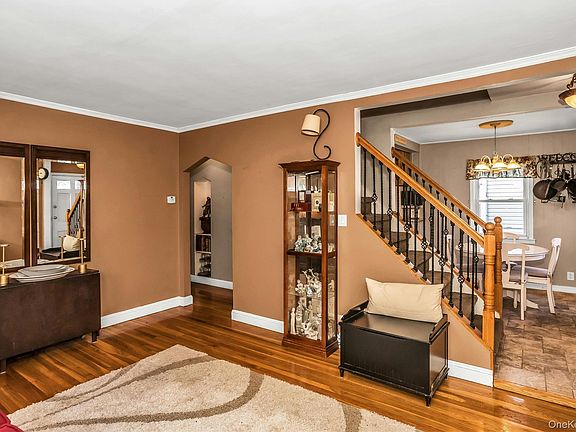 3rd image of 232 Ribbon Street