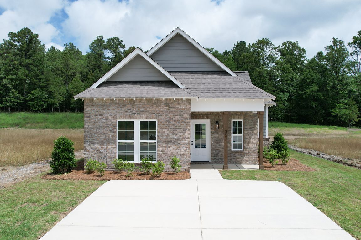 Shiloh Creek Lot 140 - Front Middle Elevation