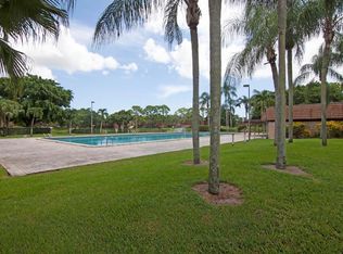 2011 20th Ln, Lake Worth, FL 33463