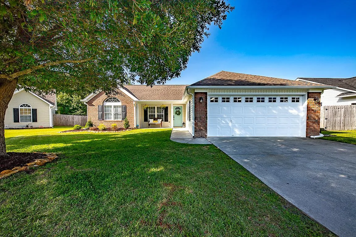 122 Sellhorn Blvd — Photo 1