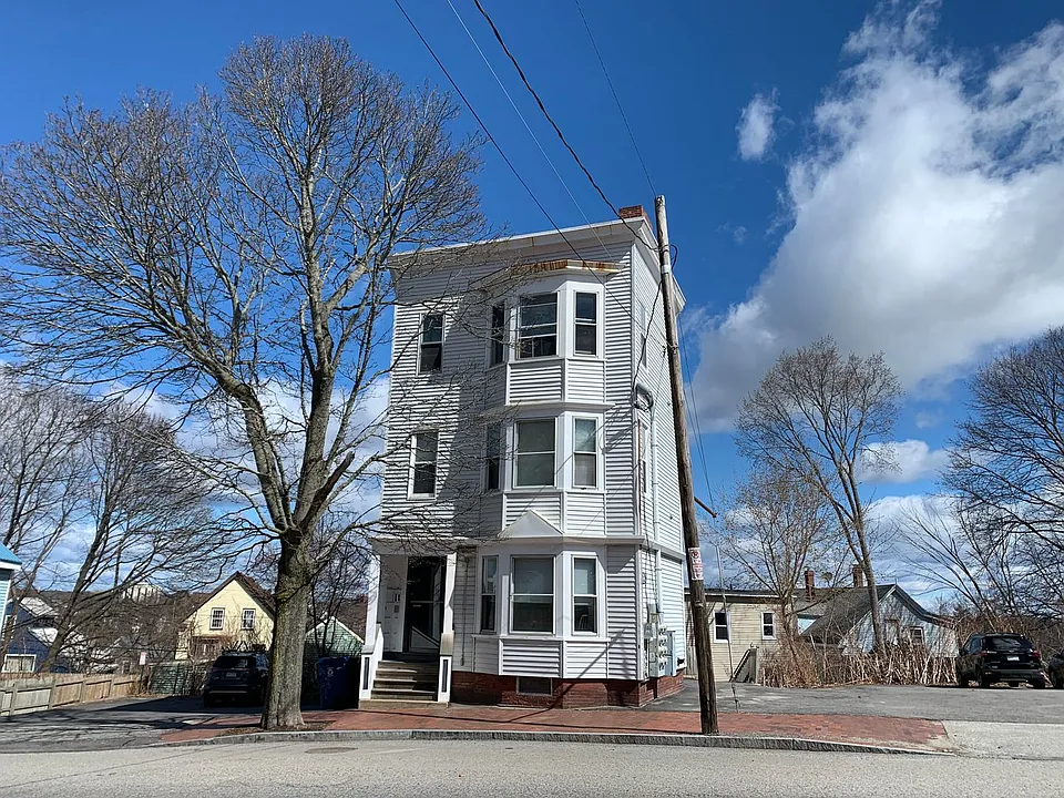 851 Congress Street