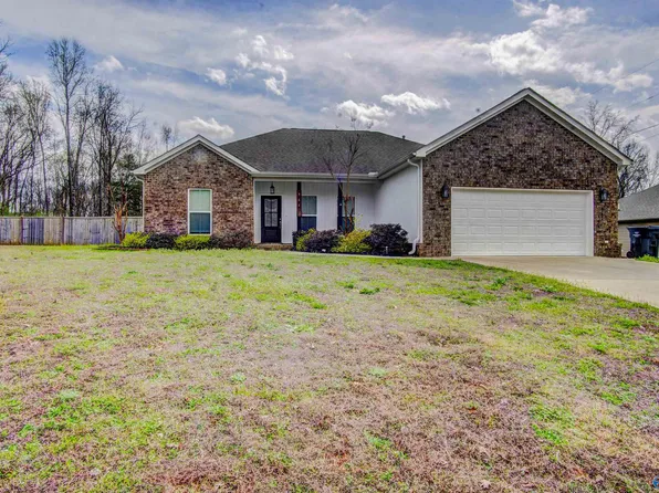 964 Joan Ln, Killen, AL 35645