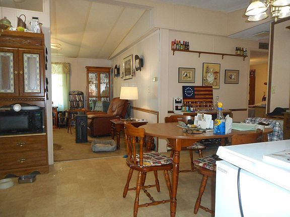 2nd image of 249 Lilac Dr