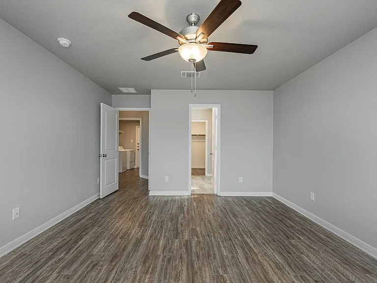 1368 Kingsgate Dr — Photo 21