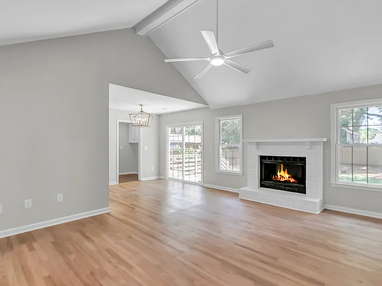 Great Room with Dining Nook