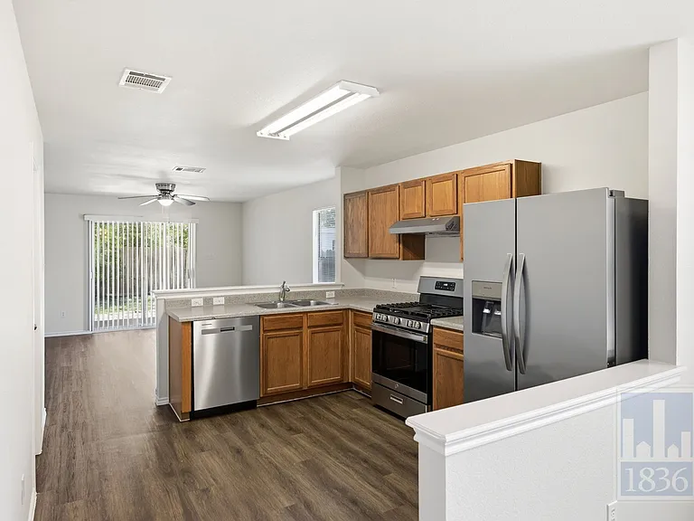 228 Pearl Lake Dr — Photo 3