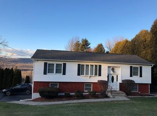 9 Cedar Ter, Vernon, NJ 07462